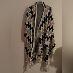 Very J Tribal Print Duster / cover | Women Small | perfect for cold seasons!